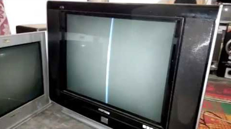 TV Polytron Slim Garis Vertikal