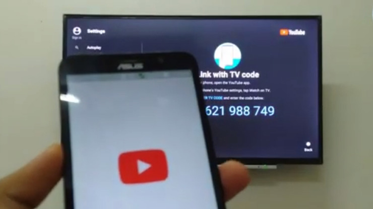 buka aplikasi Youtube di tablet atau smartphone