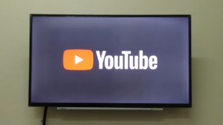 buka aplikasi Youtube diperangkat streaming atau Smart TV