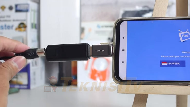 Berikutnya hubungkan kabel antena ke port input antena TV Tuner Digital