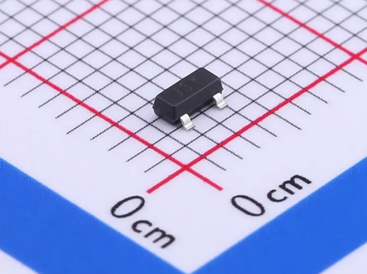 Persamaan Transistor S8050 Segi Bentuk