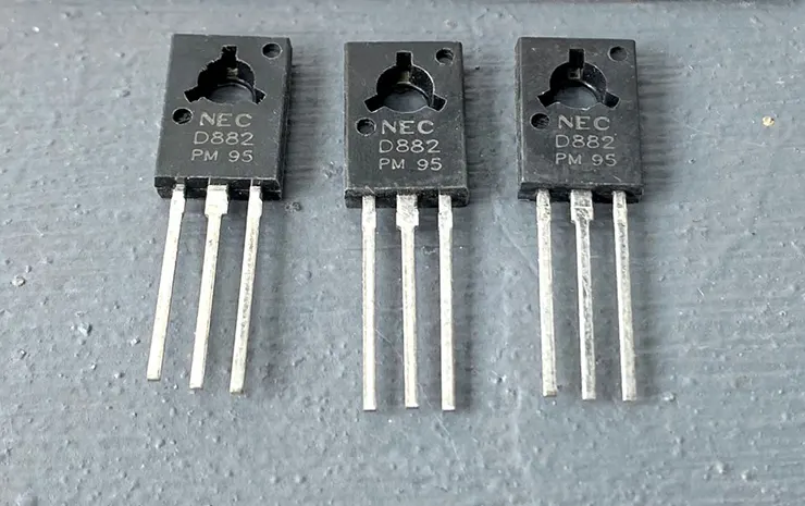 pengertian Persamaan Transistor H882